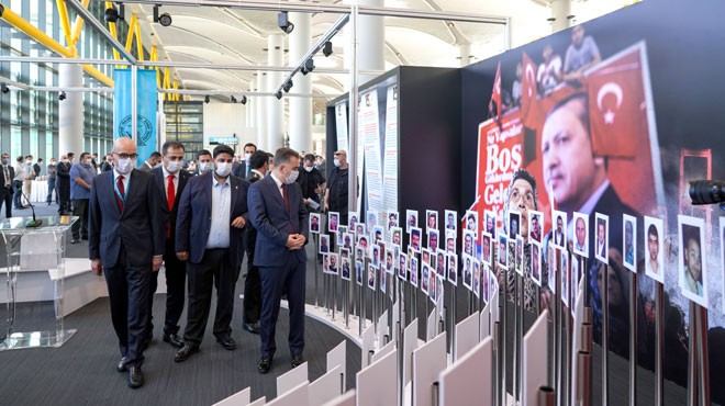 ‘15 TEMMUZ ZAFER FOTOĞRAFLARI' İSTANBUL HAVALİMANI'NDA