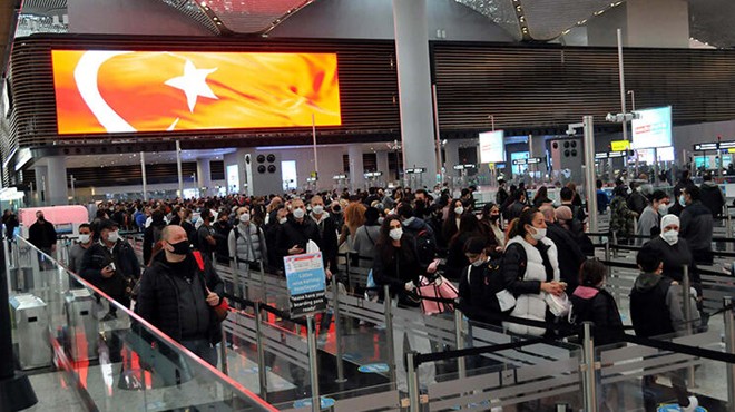 İSTANBUL HAVALİMANI NDA YOĞUNLUK YAŞANDI