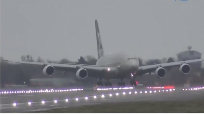 A380’DEN İNANILMAZ İNİŞ