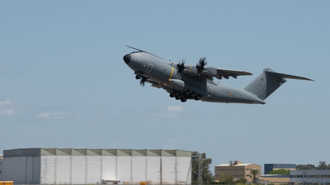 AIRBUS 100. A400M’İ TESLİM ETTİ