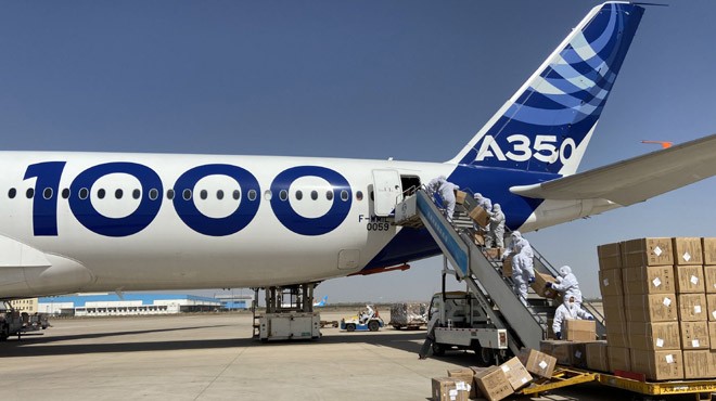 AIRBUS A350-1000 İLE 5 MİLYON MASKE TAŞIDI