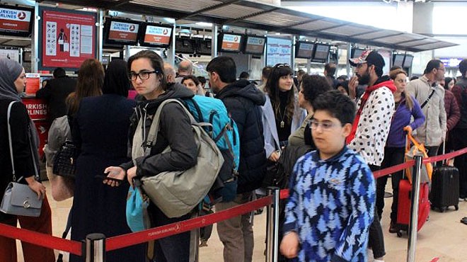 ATATÜRK HAVALİMANI'NDA SEÇİM YOĞUNLUĞU