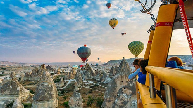 SICAK HAVA BALON UÇUŞLARI 22 AĞUSTOS'TA YENİDEN BAŞLIYOR