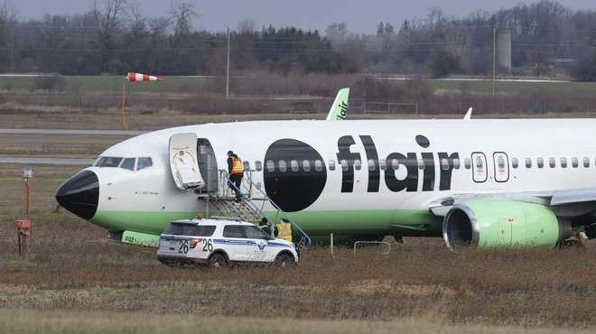 BOEING 737 TARLAYA ÇIKTI!