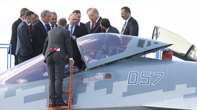 CUMHURBAŞKANI ERDOĞAN SU-57’Yİ İNCELEDİ