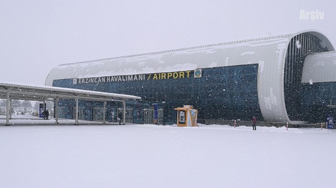 ERZİNCAN'DA HAVA ULAŞIMINA KAR ENGELİ