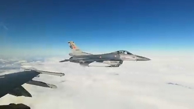 F-16 UÇAKLARINDAN EĞİTİM UÇUŞU