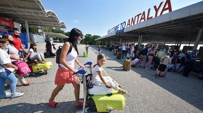 ANTALYA HAVALİMANI'NDA 'UÇAK' REKORU