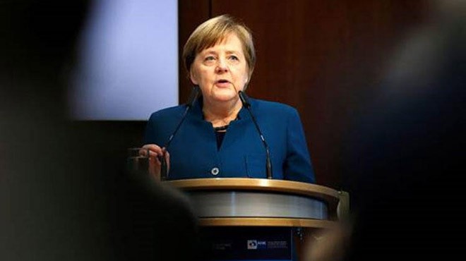 MERKEL'DEN KORKUTAN AÇIKLAMA