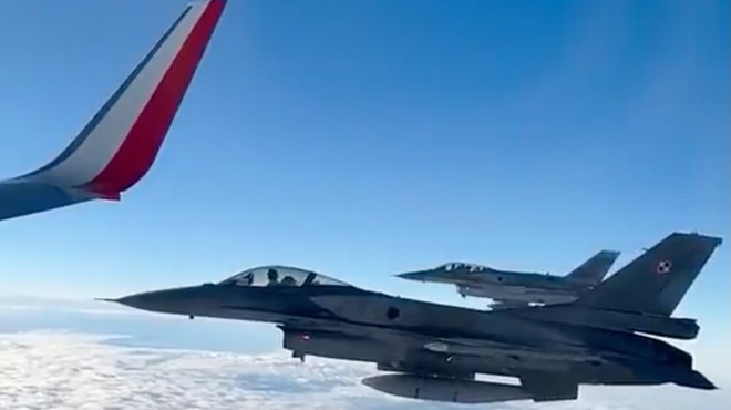 POLONYA MİLLİ TAKIMINA F-16 KORUMASI