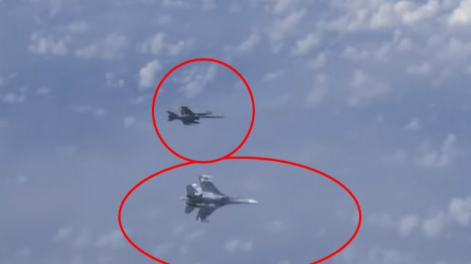 RUS SU-27 UÇAĞI NATO F-18'İNİ BÖYLE UZAKLAŞTIRDI