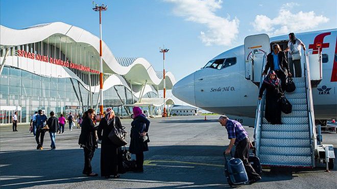 SİVAS'TA HAVA YOLU ULAŞIMINA İLGİ AZALDI