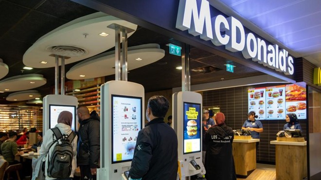 SABİHA GÖKÇEN DE MCDONALD S DİJİTAL SİPARİŞ EKRANLARI