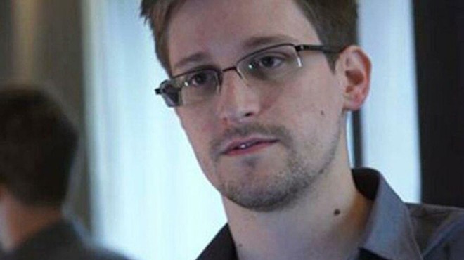 SNOWDEN’DAN ABD’YE ‘UÇAK’ GÖNDERMESİ