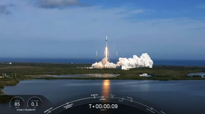 SPACEX SIRIUSXM UYDUSUNU FIRLATTI