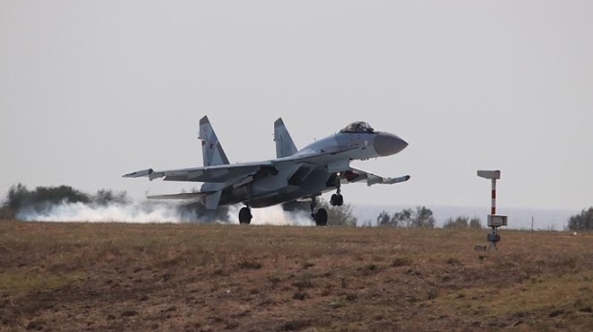 SU-35 RUS SAVAŞ UÇAĞI İSTANBUL A İNDİ