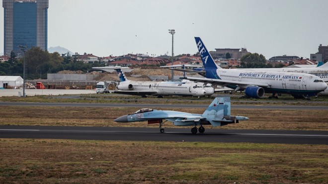 SU-35 VE BE-200 İSTANBUL SEMALARINDA UÇTU