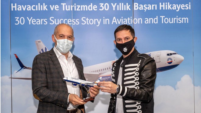 SUNEXPRESS DJ BURAK YETER'İN HAVA YOLU PARTNERİ OLDU