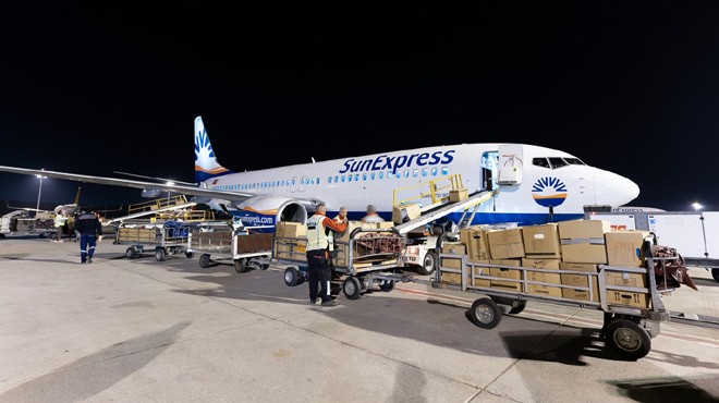 SUNEXPRESS‘İN KARGO UÇAĞI ANTALYA‘DA