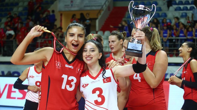 THY KADIN VOLEYBOL TAKIMI BALKAN ŞAMPİYONU