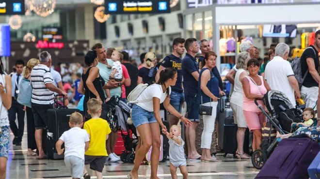 İNGİLİZ GAZETESİNDEN KARANTİNA İDDİASI