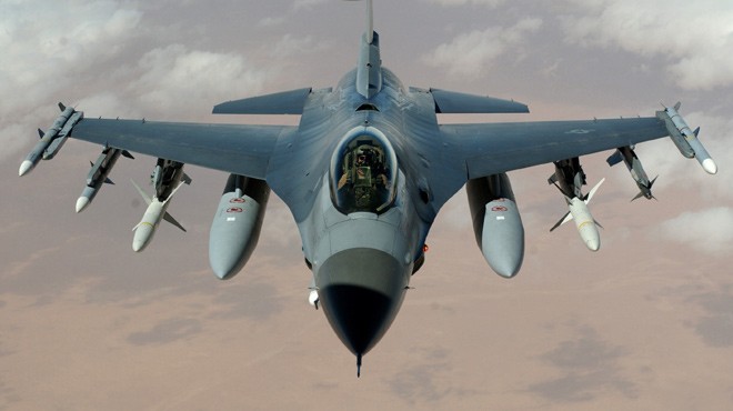 UKRAYNALI PİLOTLARA F-16 EĞİTİMİ