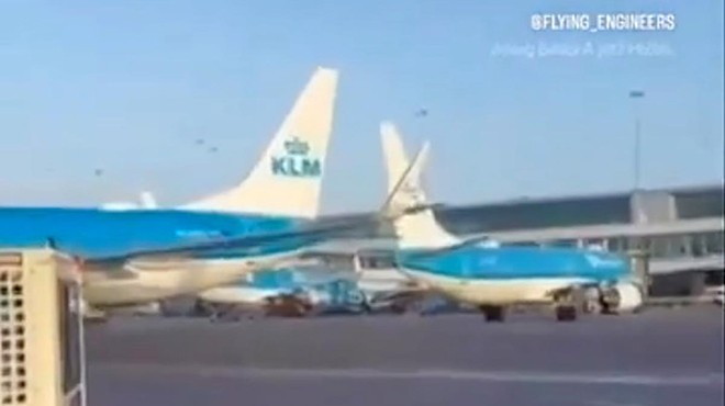 İKİ KLM UÇAĞI APRONDA ÇARPIŞTI