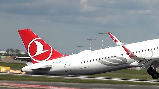 İŞTE THY UÇAĞININ KUYRUK VURMA ANI!