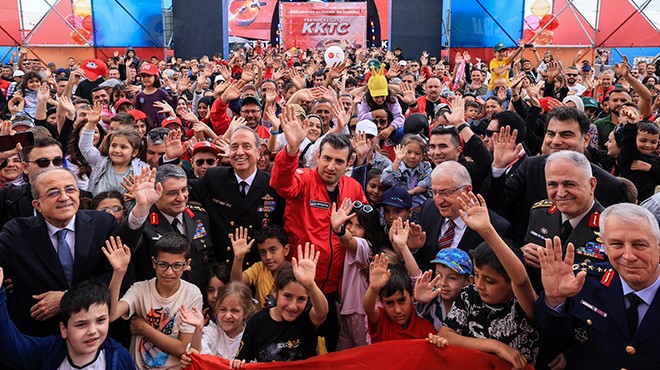 BAYRAKTAR’DAN GENÇLERE: GELECEK SİZLERSİNİZ