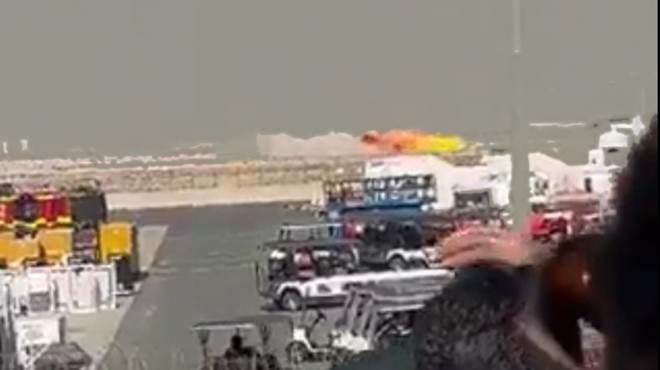 DUBAI AIR SHOW’DA KAZA! BİR ANDA YERE ÇAKILDI!