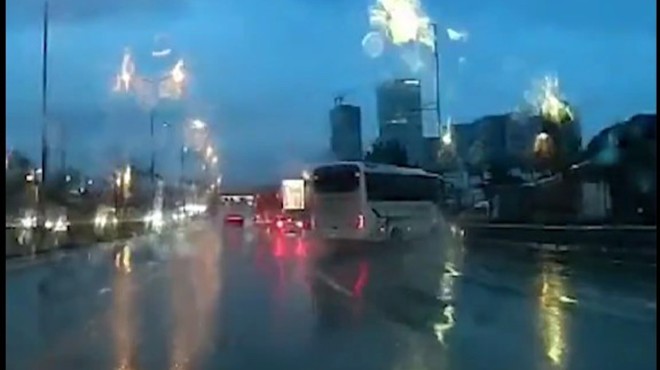 HAVALİMANI ÇALIŞANLARINI TAŞIYORDRU