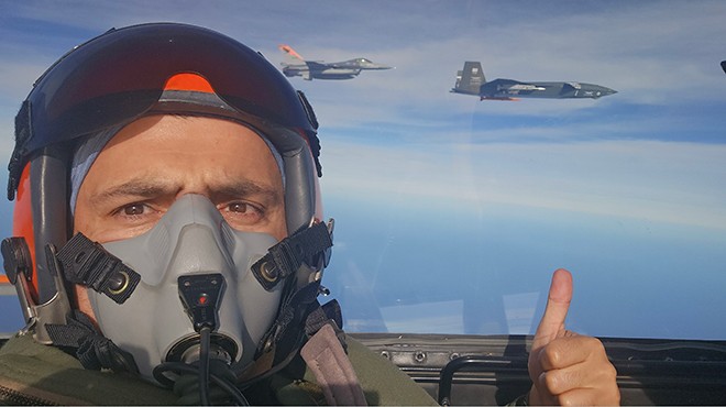 KIZILELMA HAVA-HAVA FÜZESİYLE HEDEFİ VURDU