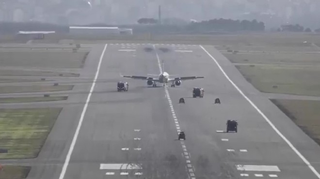 KOKPİTTEN DUMAN ÇIKINCA MISIR UÇAĞI ACİL İNİŞ YAPTI