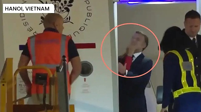 MACRON’A EŞİNDEN TOKAT!