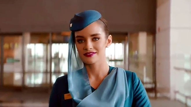 OMAN AIR YENİ ÜNİFORMALARINI TANITTI