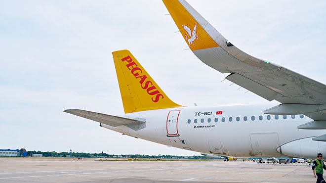 PEGASUS GATWICK HAVALİMANI’NDA