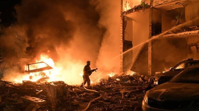 RUSYA DAN KİEV E HAVA SALDIRISI: 27 ÖLÜ