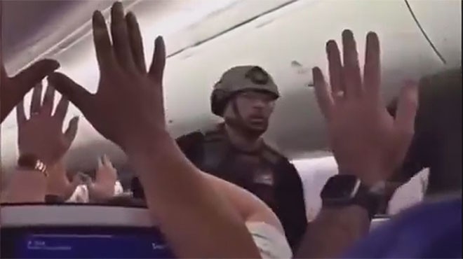TELEFONDA EZAN SESİ ÇALINCA UÇAK KARIŞTI