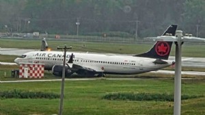 AIR CANADA PİSTTEN BÖYLE ÇIKTI