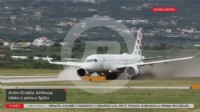 HIRVAT UÇAĞI PİSTTEN BÖYLE ÇIKTI