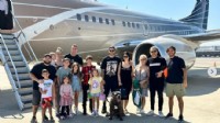 ICARDİ UÇAĞIN İÇİNİ PAYLAŞTI