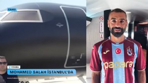 SALAH UÇAKTA TRABZONSPOR FORMASI GİYDİ