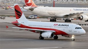 THY HİSSELERİNİ SATACAKTI, UÇUŞLARI DURDU