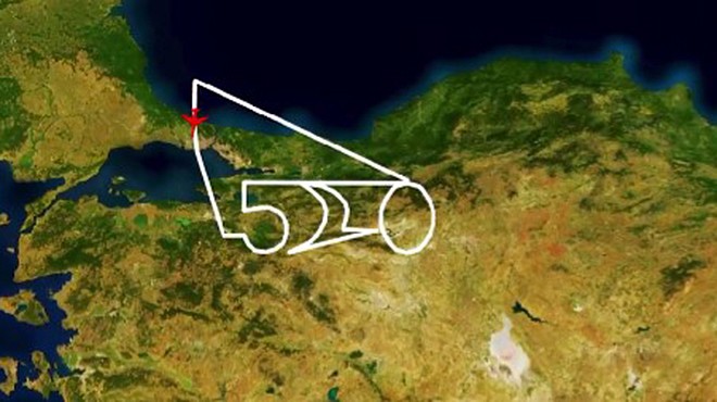 UÇAK GÖKYÜZÜNE 500 RAKAMINI ÇİZDİ