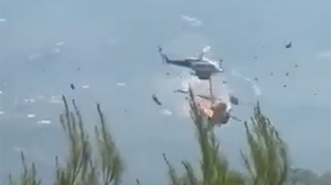 YUNANİSTAN’DA İKİ HELİKOPTER ÇARPIŞTI!